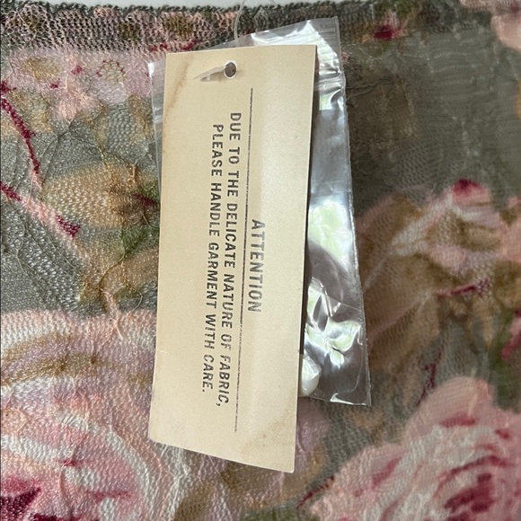 Ralph Lauren Denim & Supply Floral Sheer Long Sleeve Top with Lace Detail - Picture 13 of 13